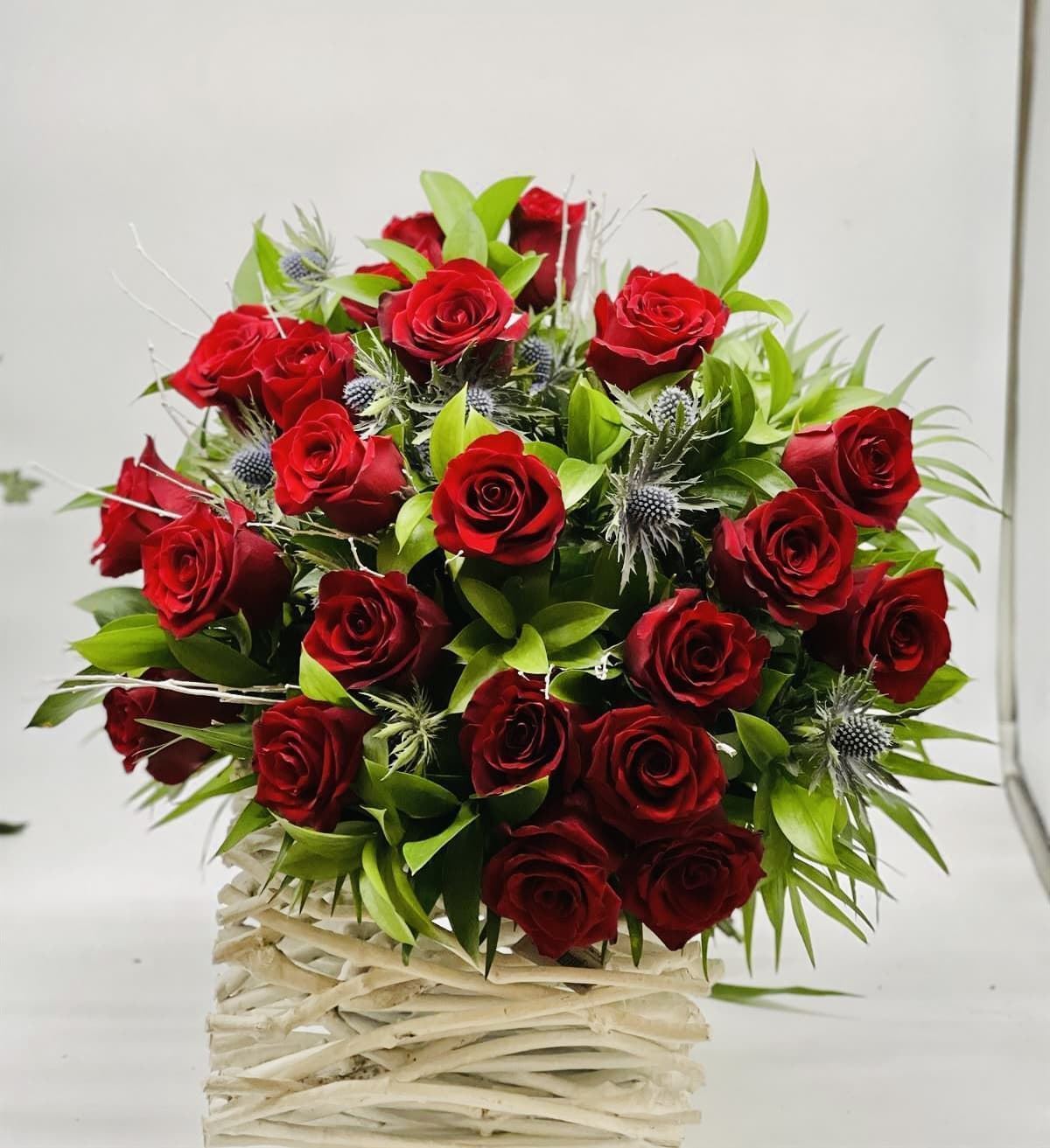 BELLEZA - Ramo de 24 rosas rojas - Imagen 2