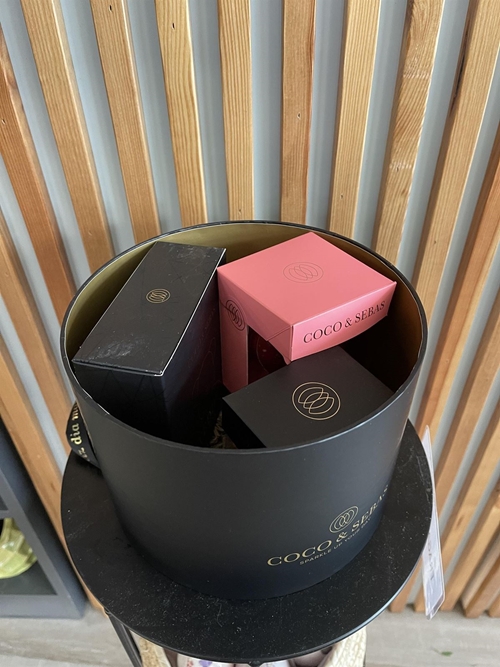 CAJA BOMBONES BELGAS COCO & SEBAS - Imagen 1