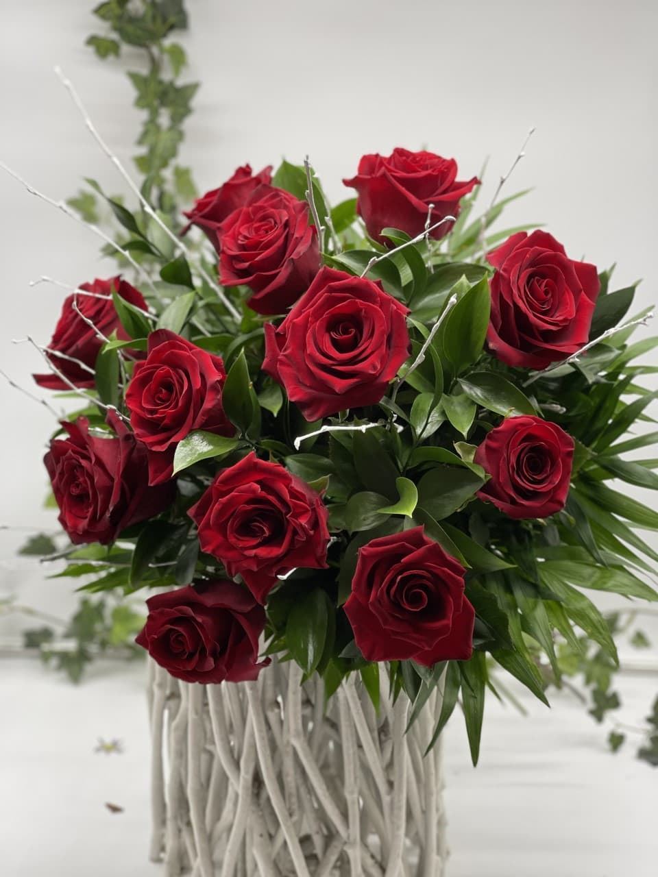 Ramo de 12 rosas rojas - Imagen 1